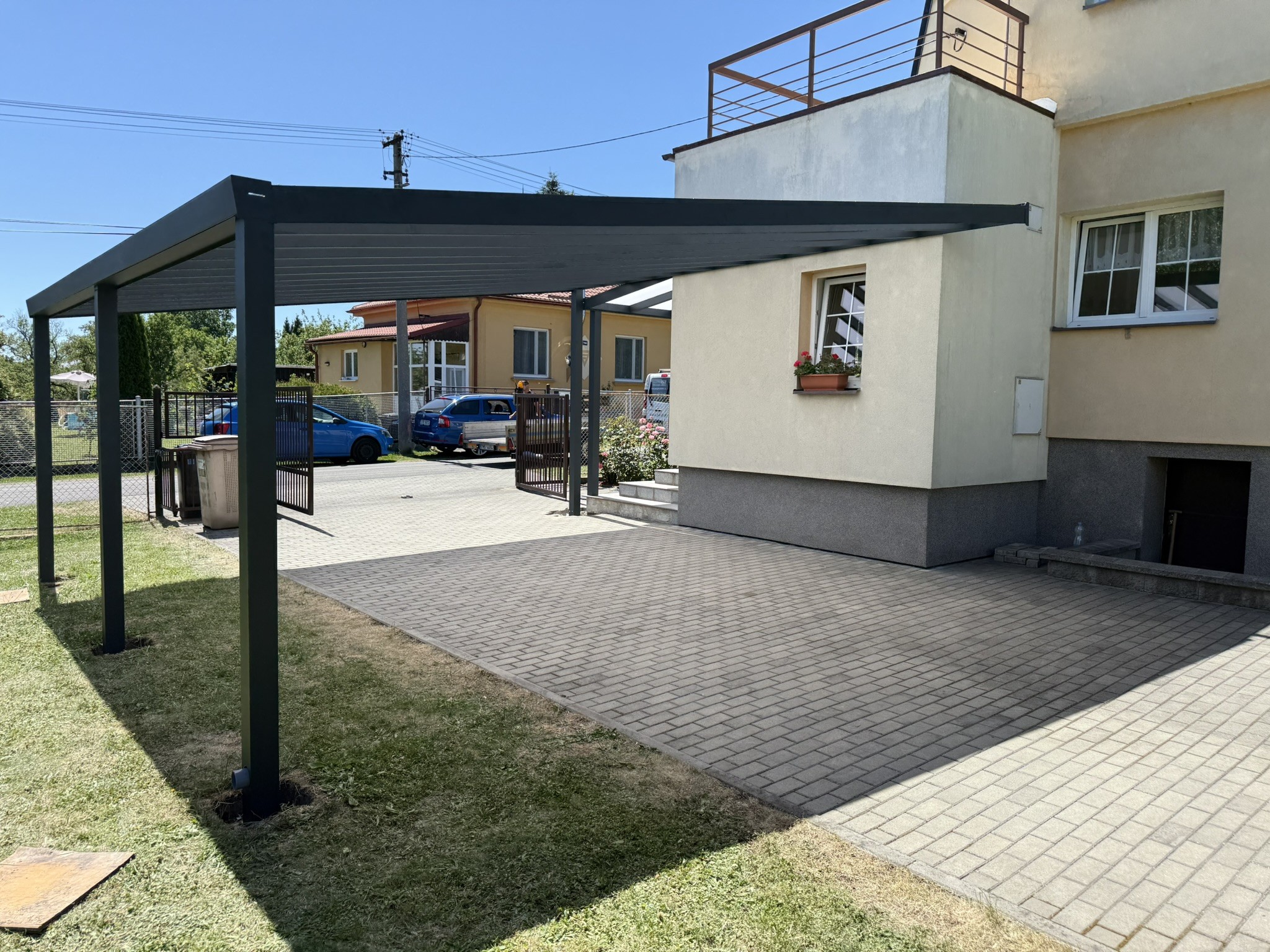 Moderní design hliníkových pergol: Elegance, čisté linie a nadčasovost