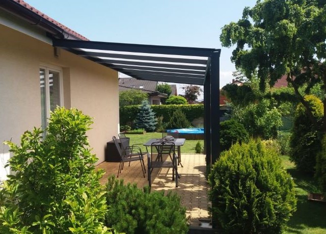 pergola v zahradě